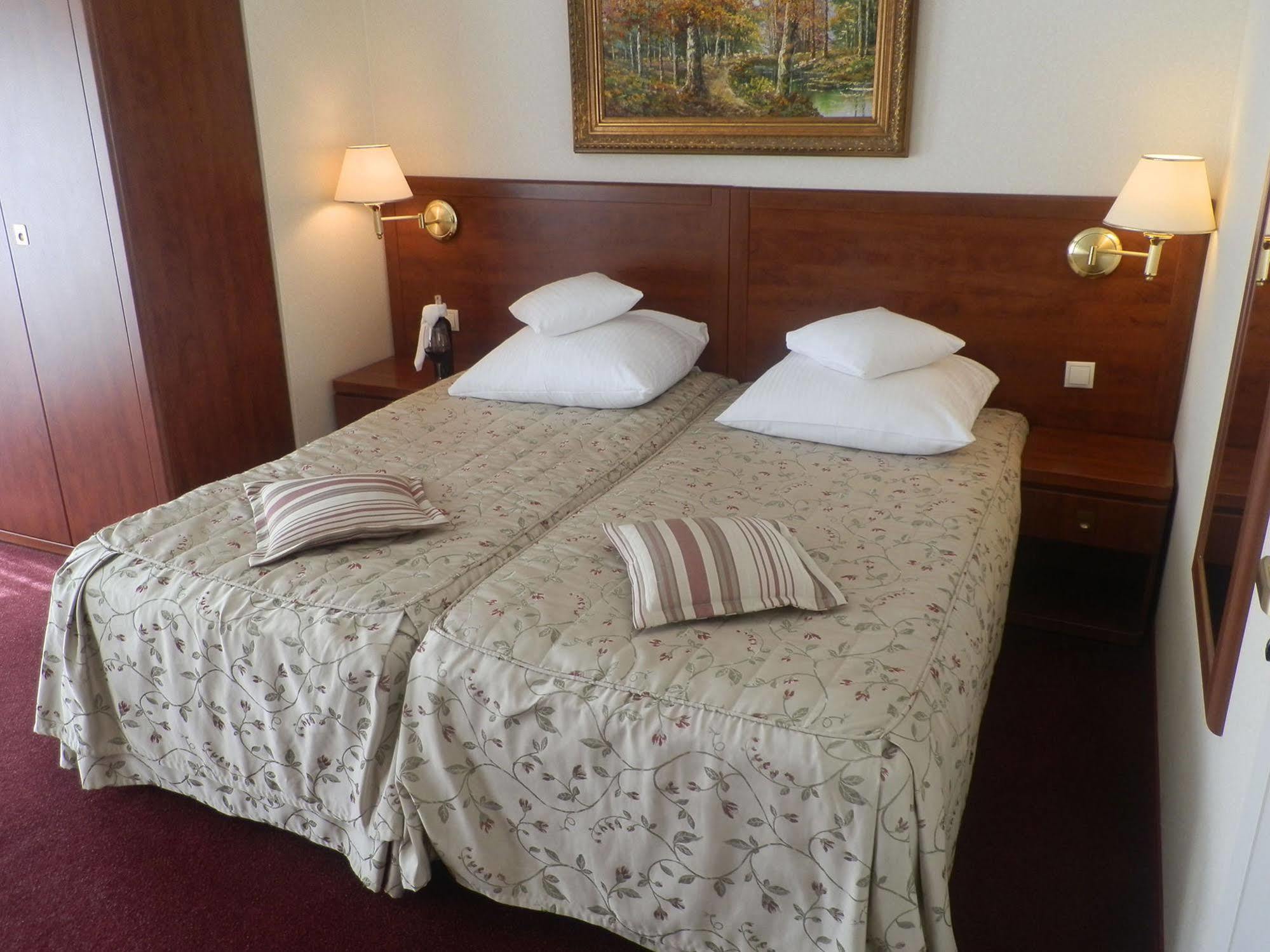 Willa Alexander Resort & Spa - Caloroczny Kryty Basen Mielno  Extérieur photo