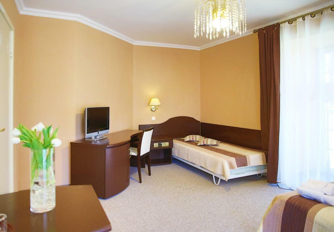 Willa Alexander Resort & Spa - Caloroczny Kryty Basen Mielno  Extérieur photo